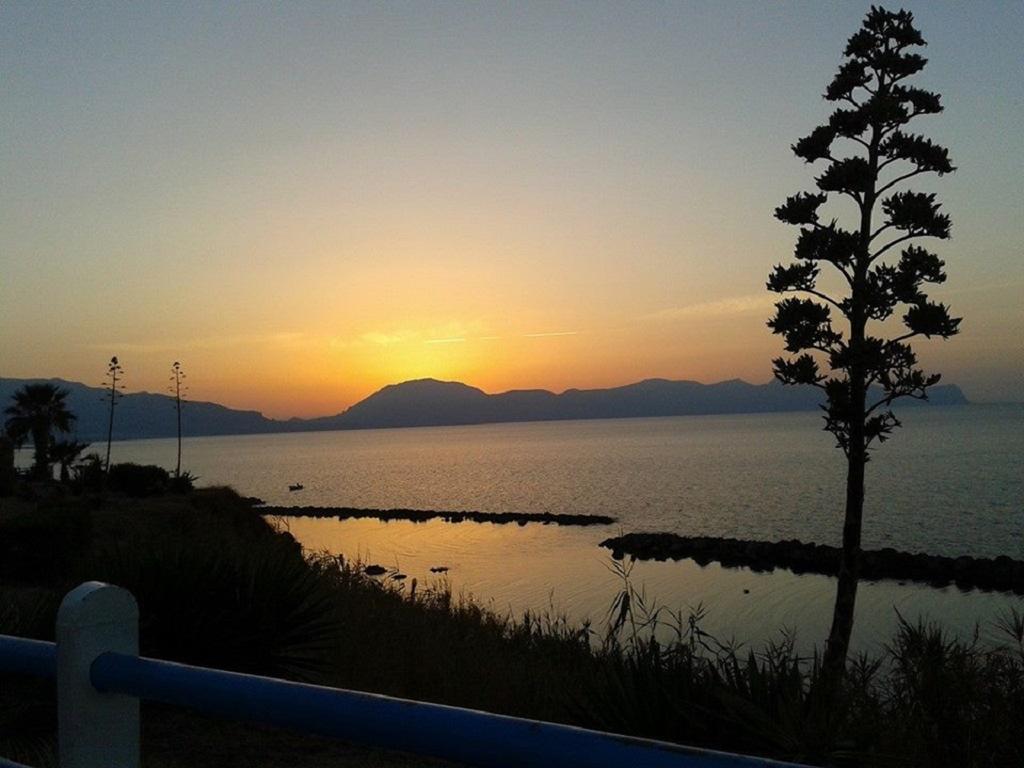 Case Vacanze Russo Trappeto (Sicily) Exterior foto